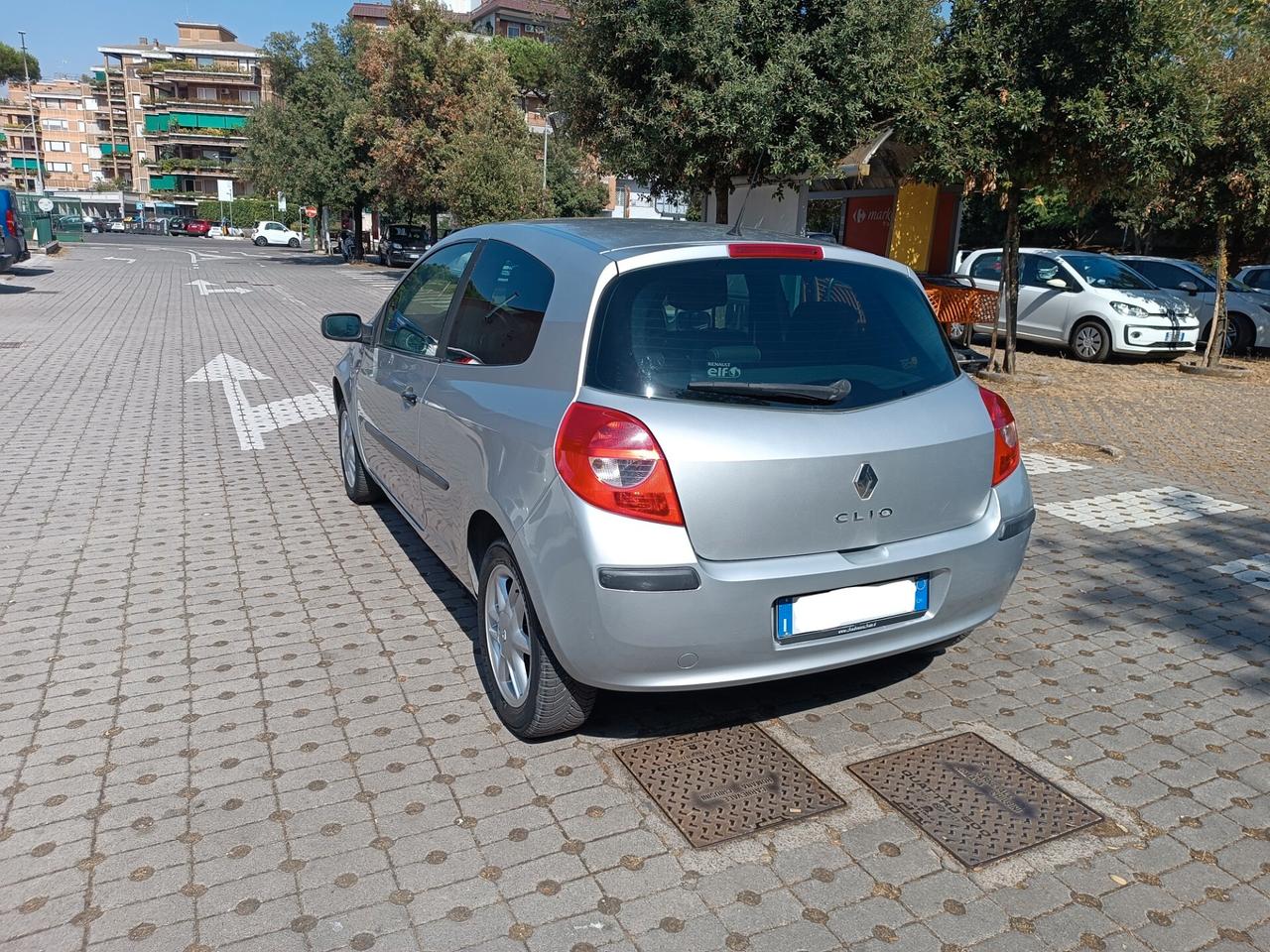 Renault Clio 1.2 16V 3 porte Dynamique