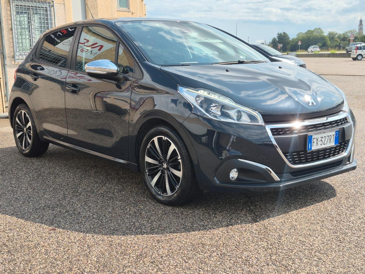 Peugeot 208 BlueHDi 100 S&S 5 porte Signature