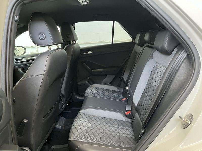 Volkswagen T-Roc T-Roc 1.5 tsi R-Line dsg TUA DA 289,00 EURO AL MESE