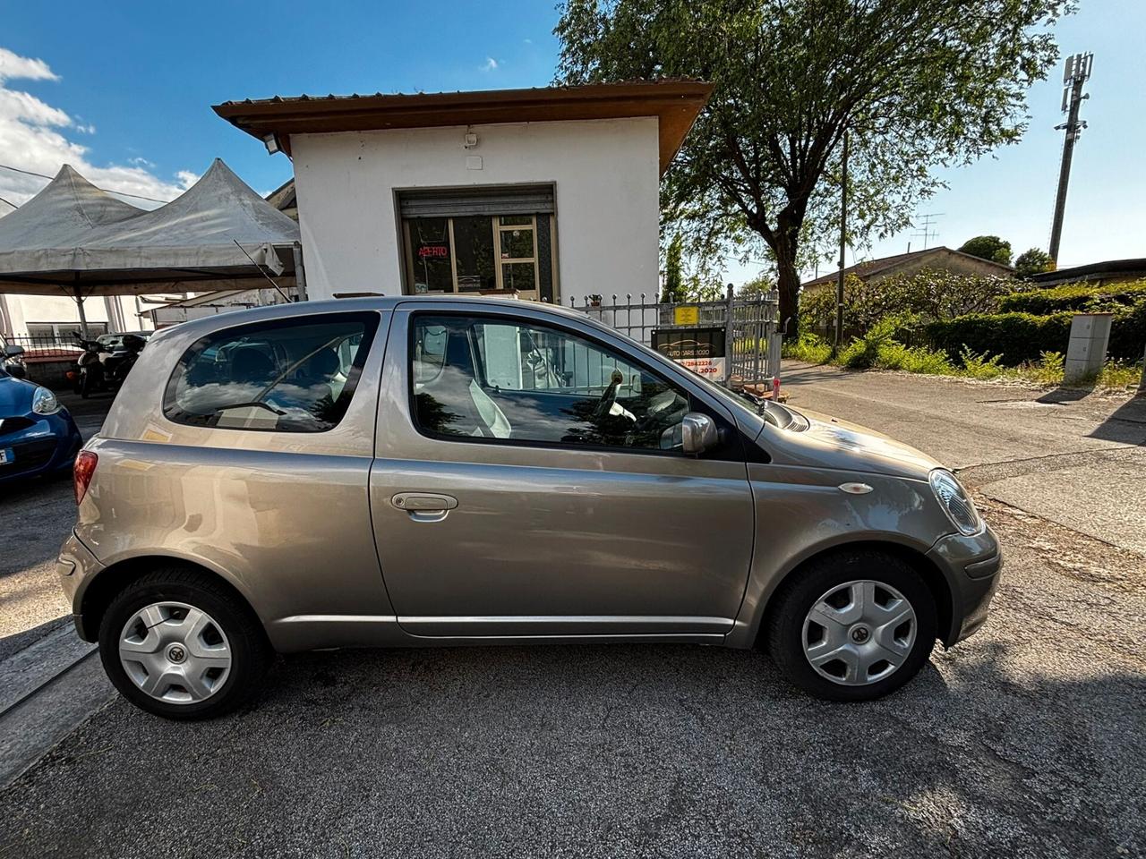 Toyota Yaris 1.0i 16V cat 3 porte Sol