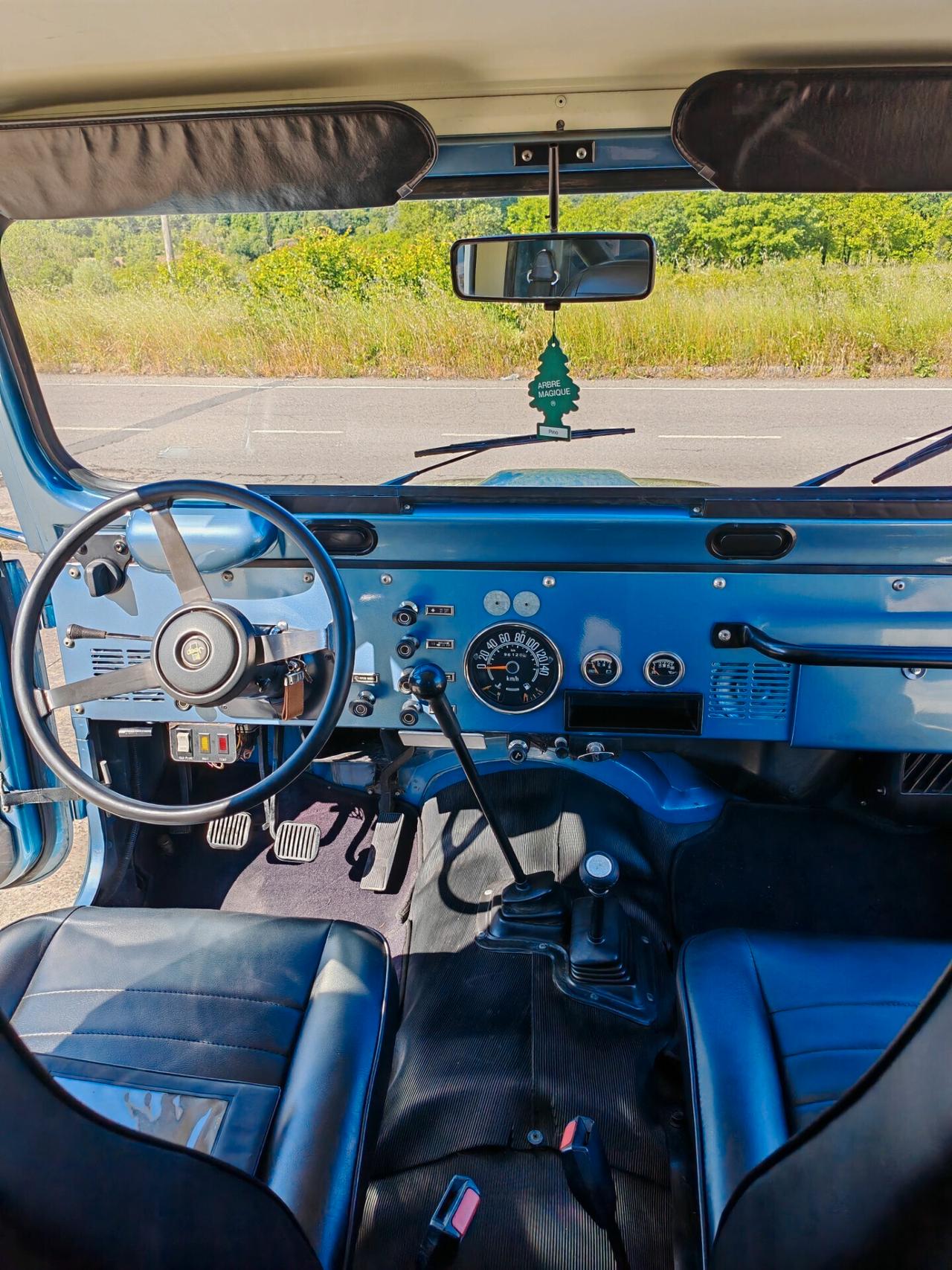 Jeep Wrangler CJ-7 (STUPENDA)