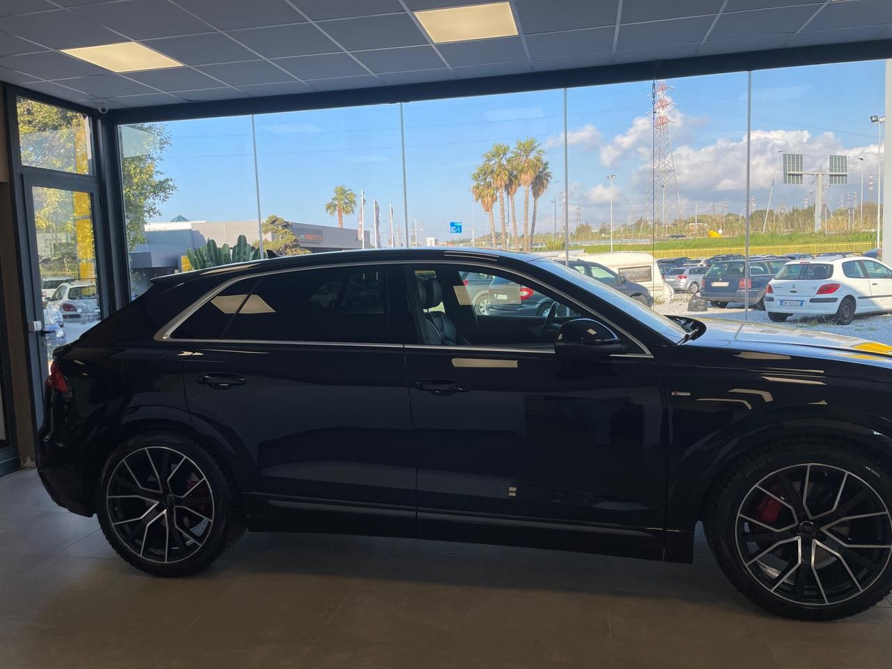Audi Q8 55 TFSI quattro tiptronic Sport