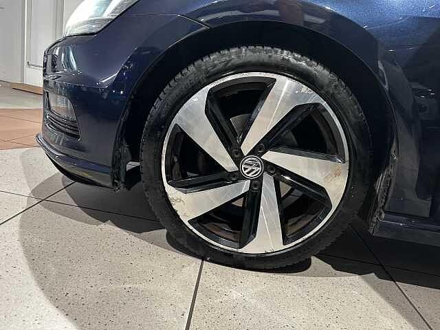 Volkswagen Golf 7ª serie 1.6 TDI DSG 5p. R-LINE