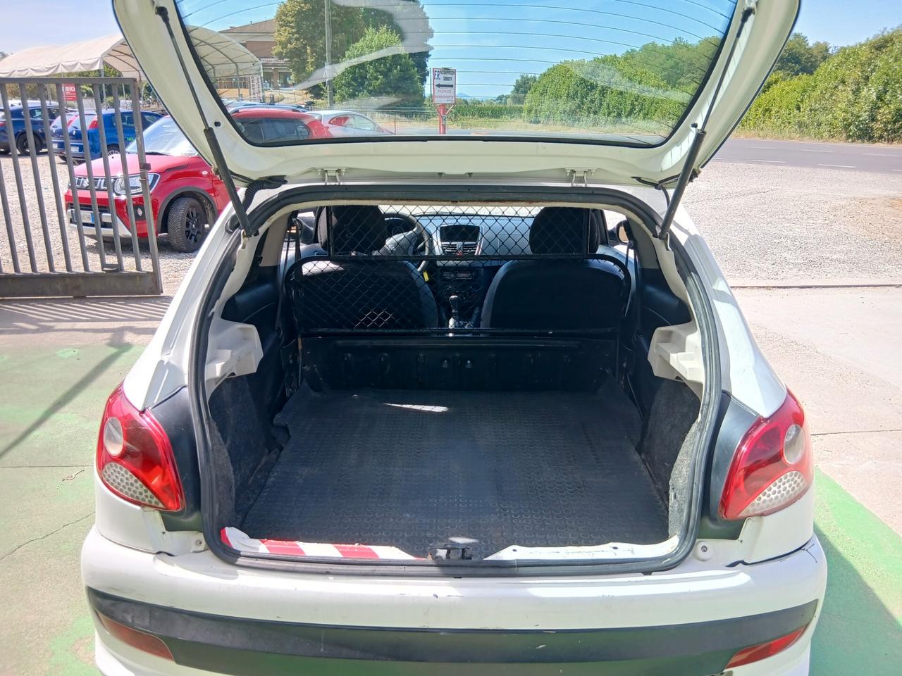 PEUGEOT 206+ AUTOCARRO