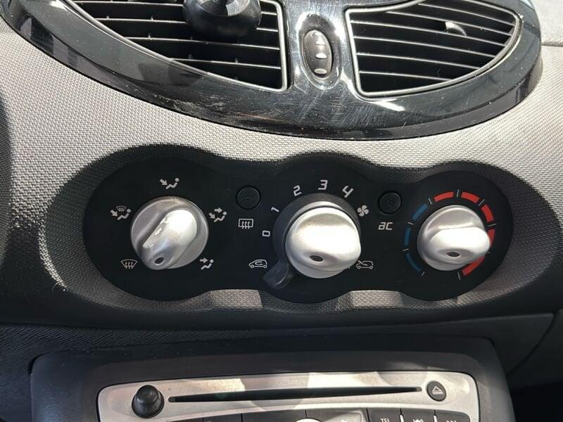 Renault Twingo 1.2 75cv