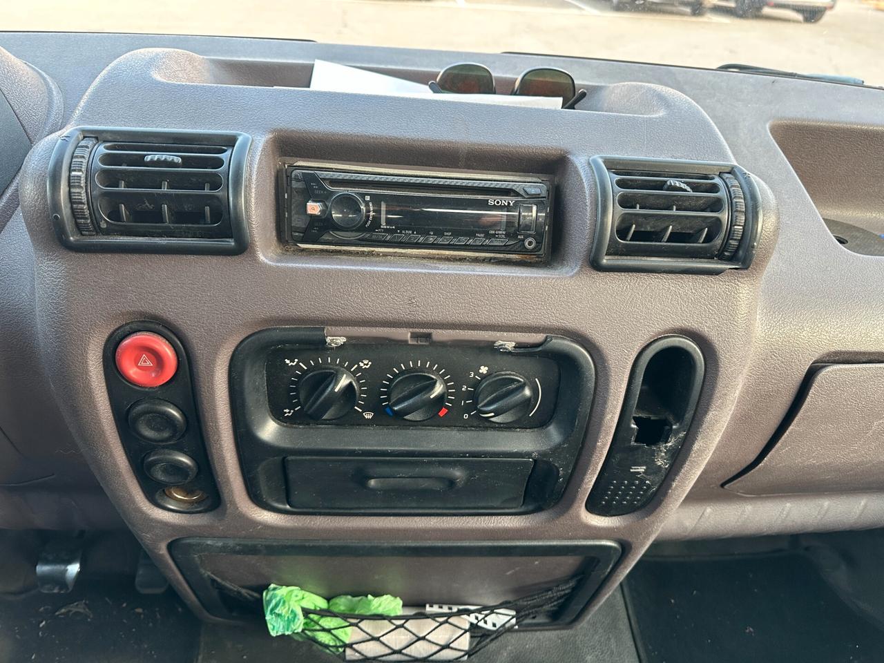 Renault Master T35 2.8 dTi PL Cabinato