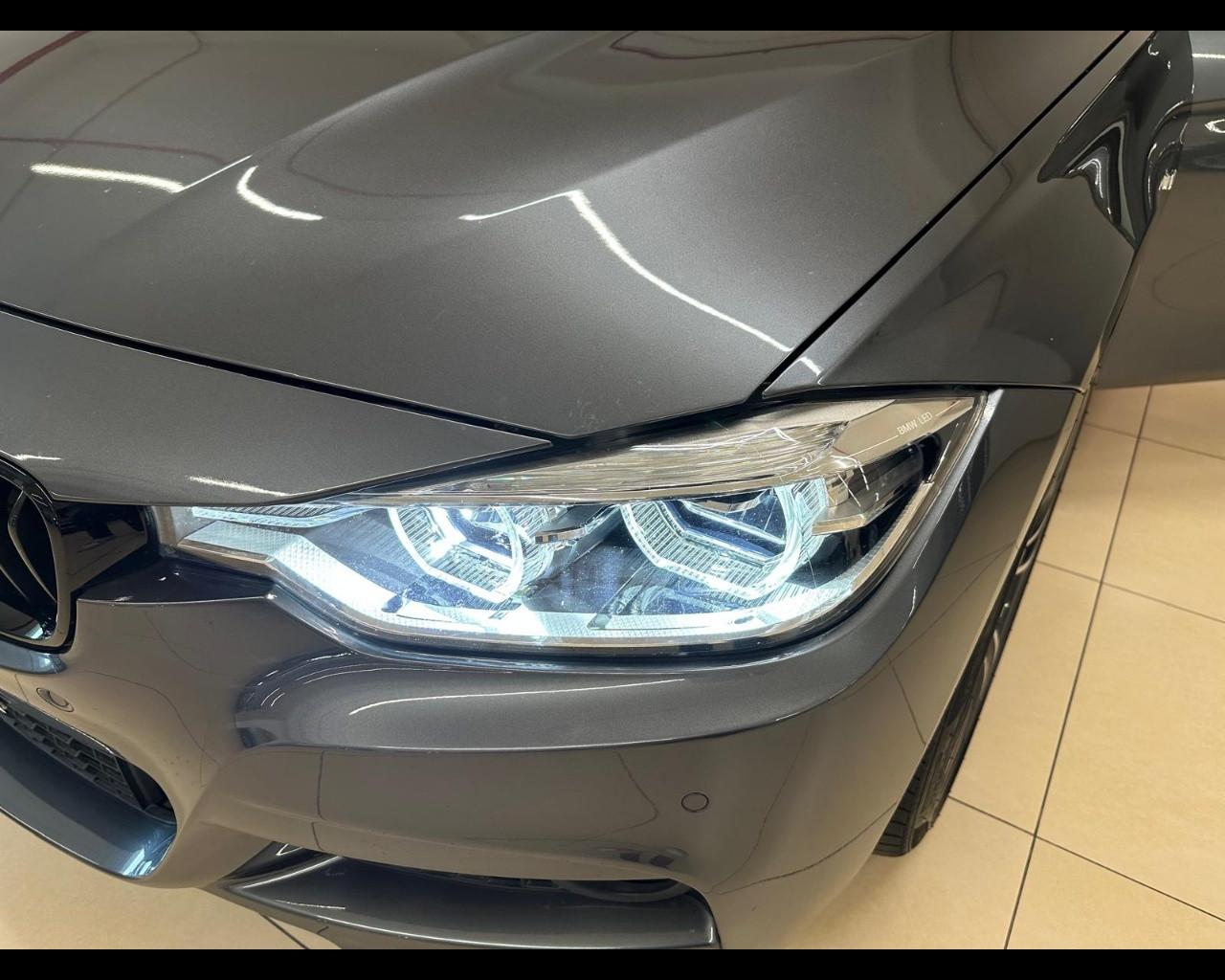 BMW Serie 3 (F30/31) - 320d xDrive Touring Msport