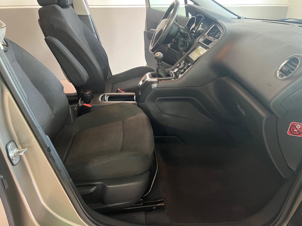 Peugeot 5008 1.6 HDi 110CV Premium