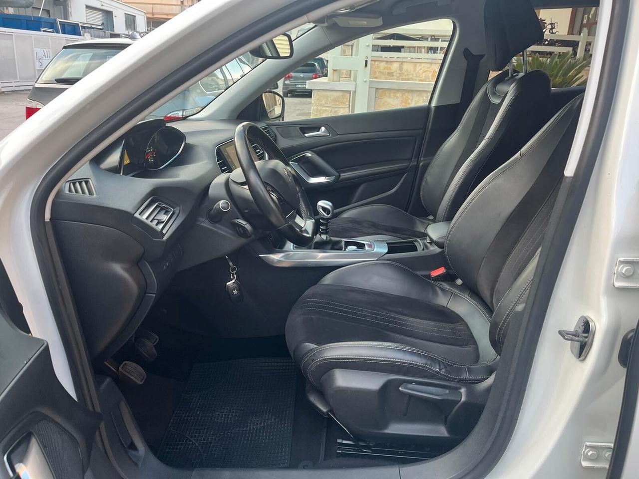 Peugeot 308 BlueHDi 120 S&S SW Allure