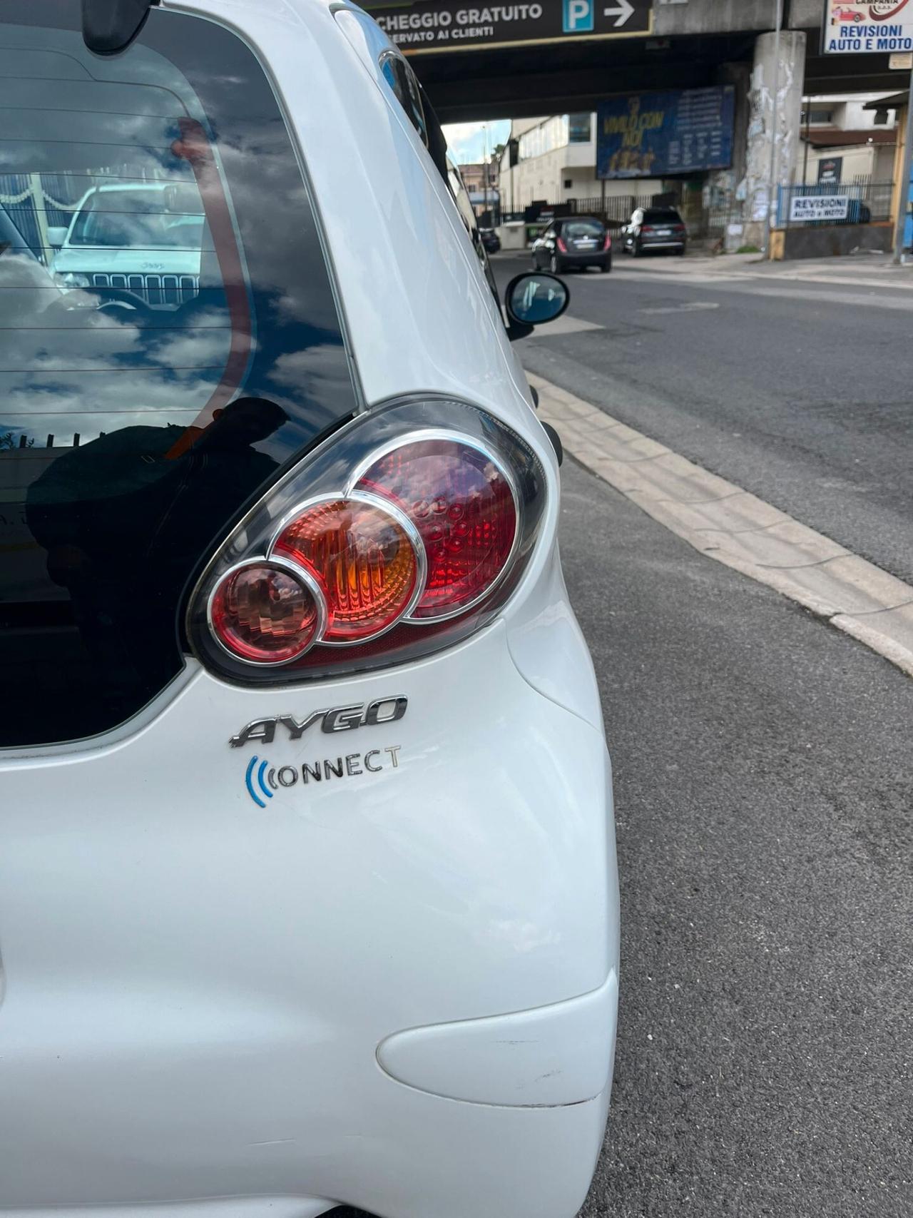 Toyota Aygo 1.0 12V VVT-i 5 porte Now Connect