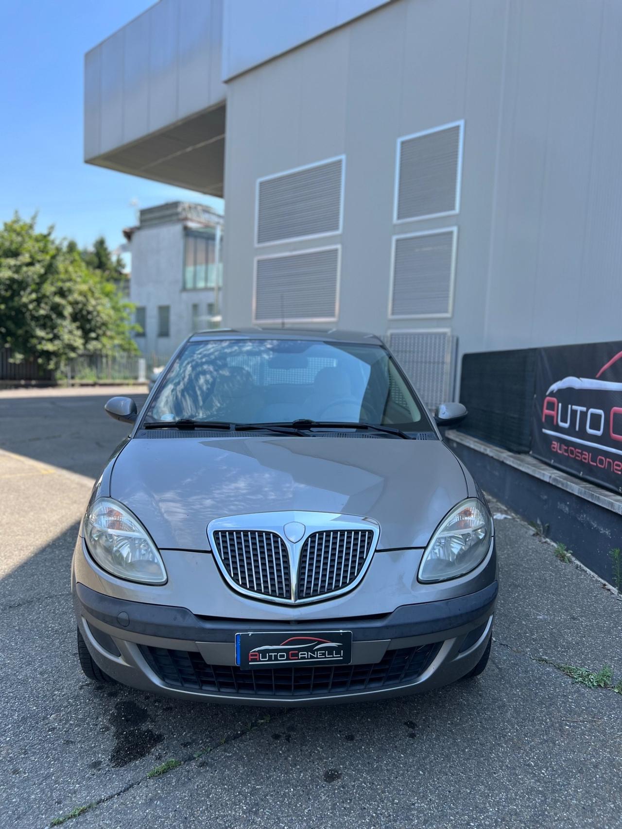 Lancia Ypsilon 1.2b NEOPATENTATO OCCASIONE