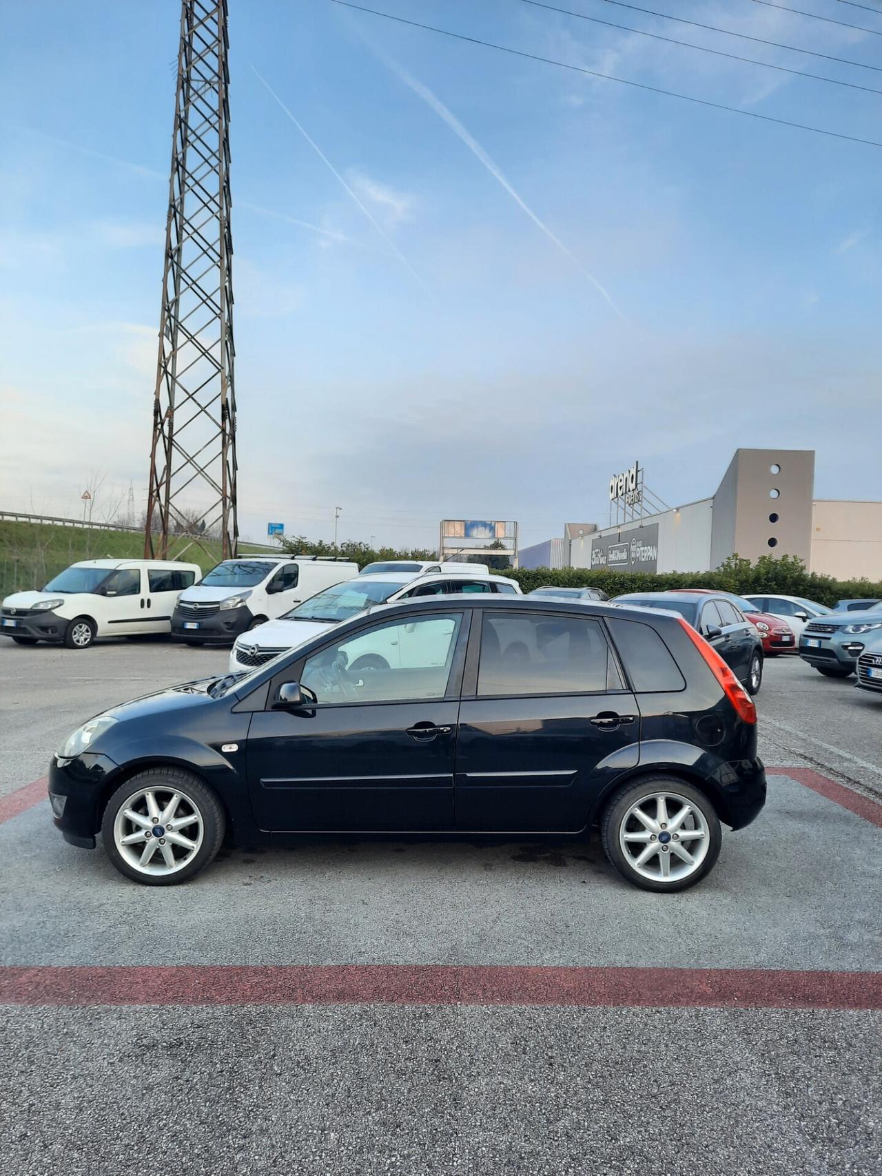 Ford Fiesta 1.4 TDCi 5p. Ghia UNICO.PRO
