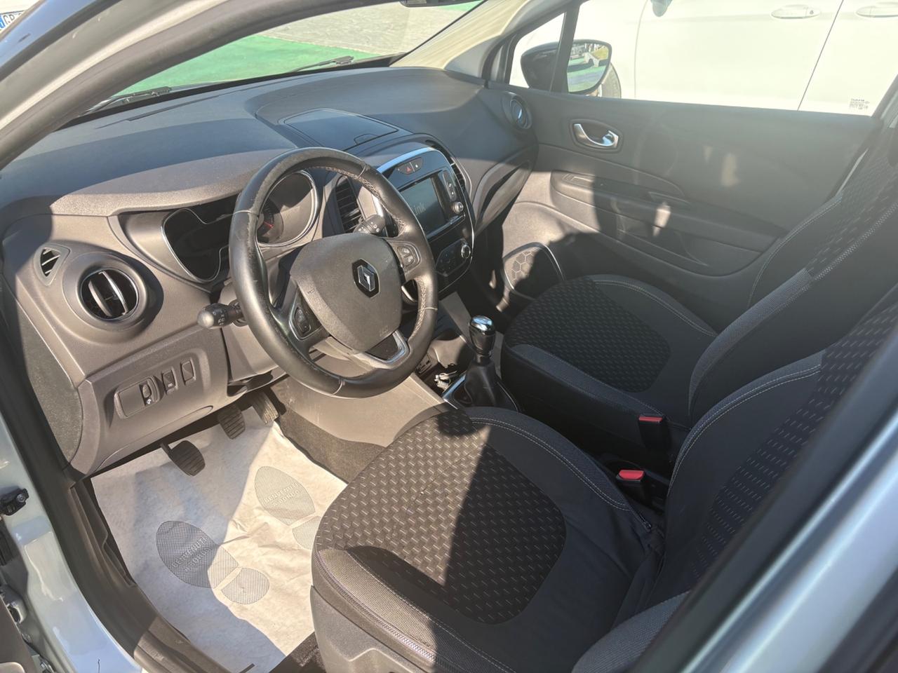 Renault Captur dCi 8V 110 CV Start&Stop Energy Initiale Paris