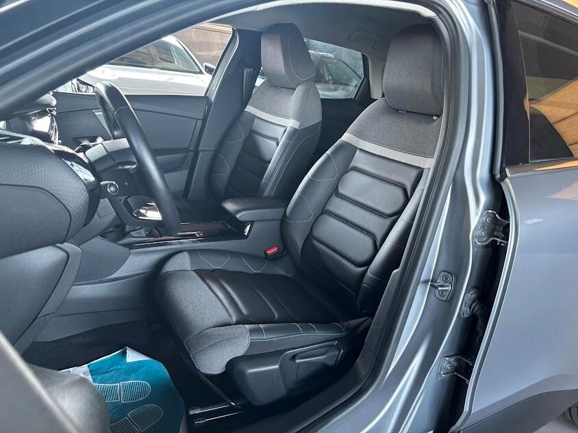 Citroen C4 PureTech 130 CV Shine 25.000KM NEOPATENTATI