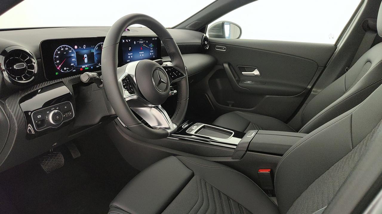 Mercedes-Benz A 250 e con tecnologia ibrida EQ