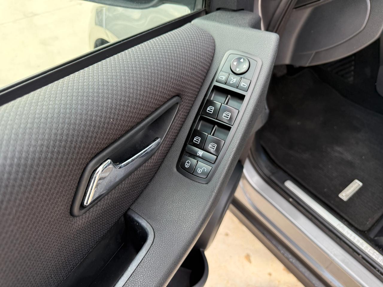 MERCEDES CLASSE A-160 2011 2.0 DIESEL 82CV *98.000 KM