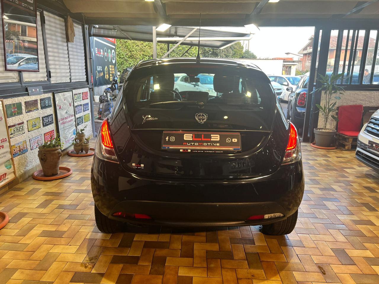 Lancia Ypsilon 1.2 69 CV 5 porte NEOPATENTATO