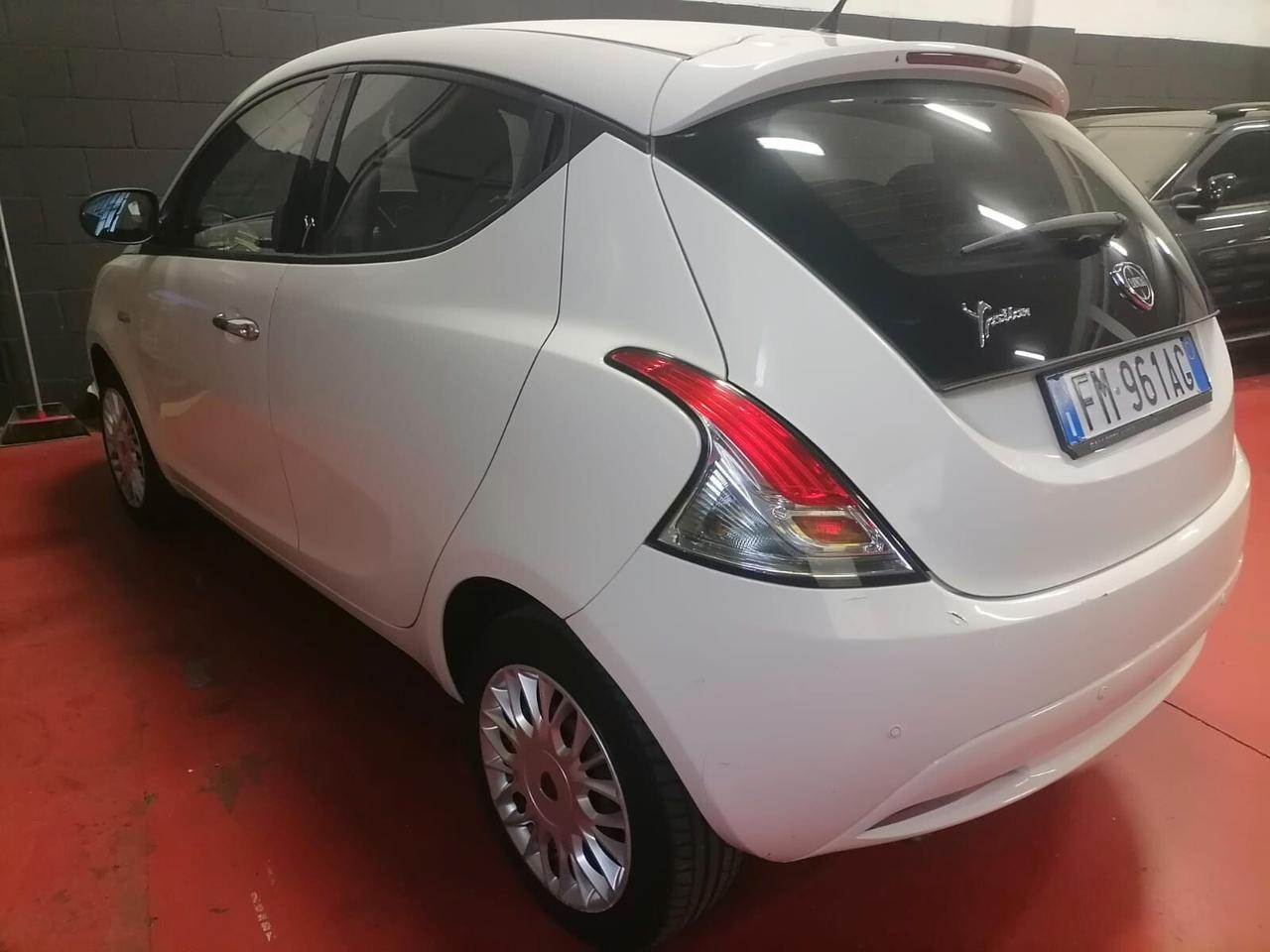 Lancia Ypsilon 1.2 69 CV 5 porte Gold Platinum