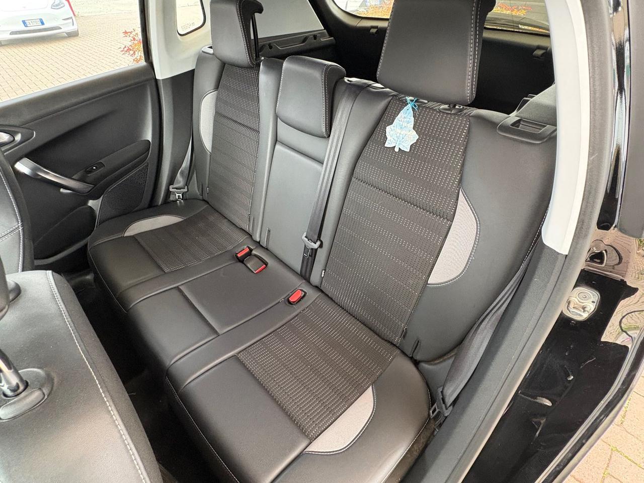 Peugeot 2008 Allure 1.6 Blue HDI 120 DISTRIB #9753