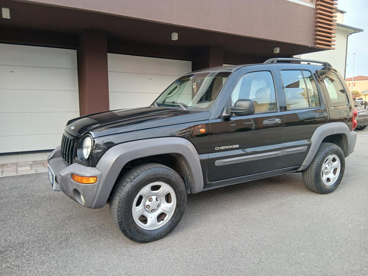 Jeep Cherokee 2.5 CRD Sport 4x4 cambio manuale