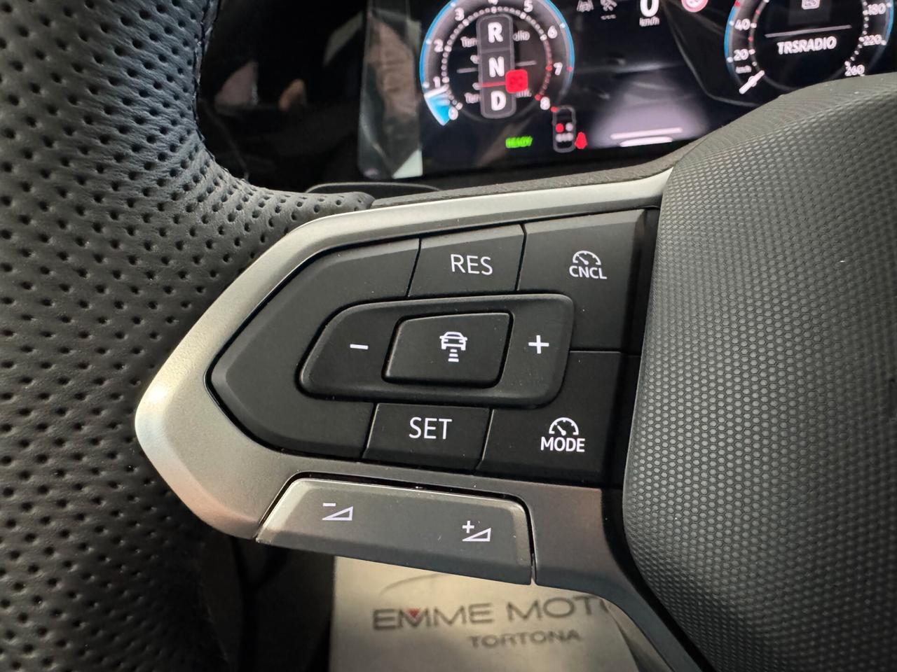 Volkswagen Golf 1.5 etsi R-Line Plus 150cv DSG/KM0/NO VINCOLI