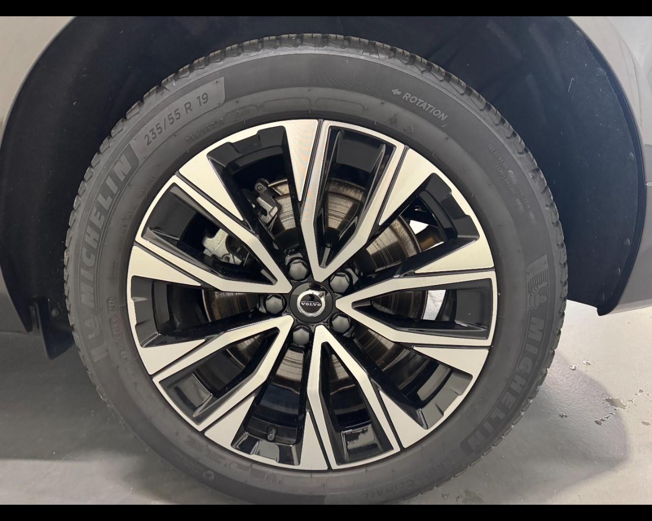 VOLVO XC60 B4 AUTO PLUS DARK