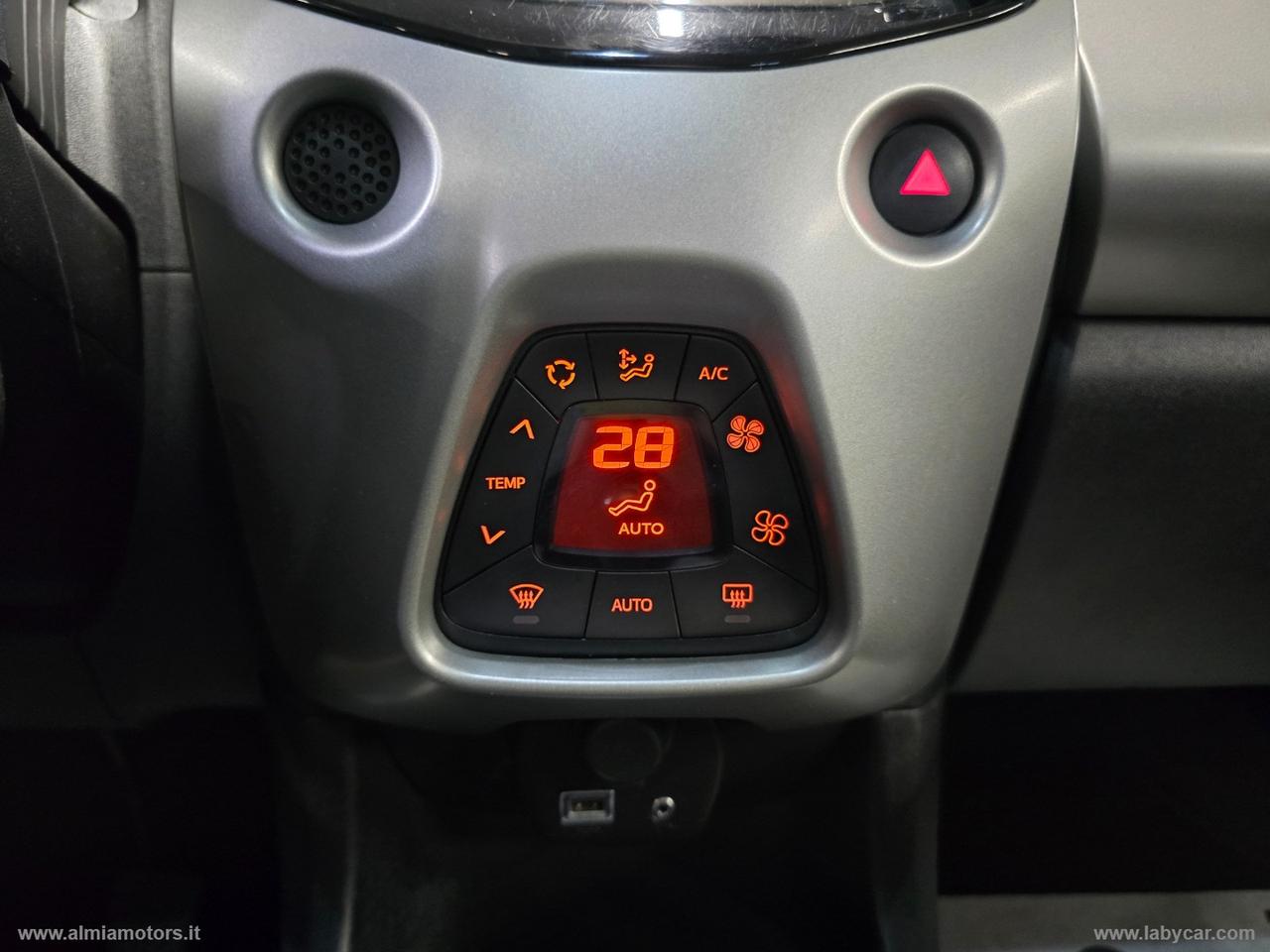 TOYOTA Aygo 1.0 VVT-i 69 CV 5p. x-play TSS