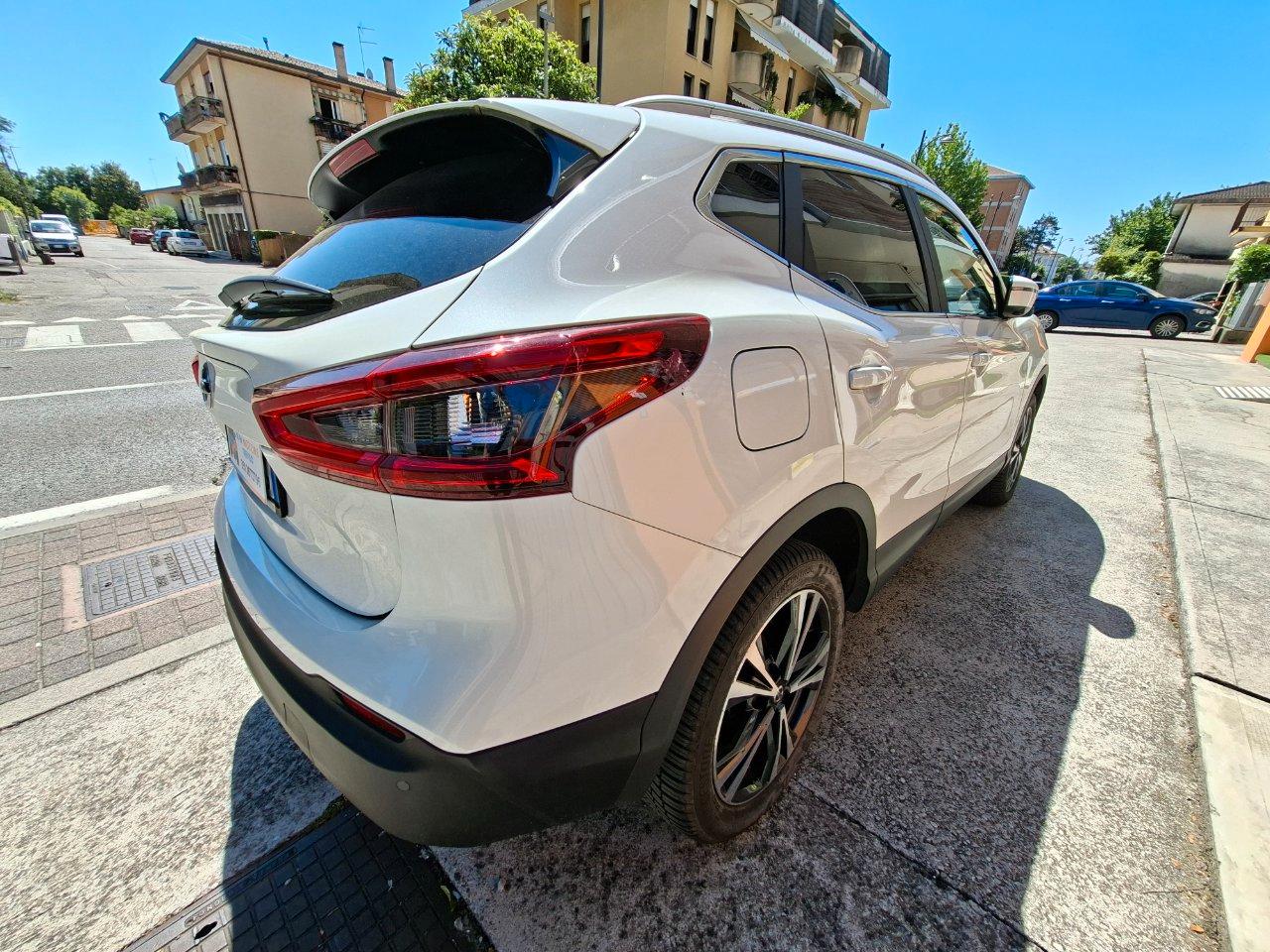 Nissan Qashqai 1.6 dci N-Connecta 2wd 130cv tetto panorama