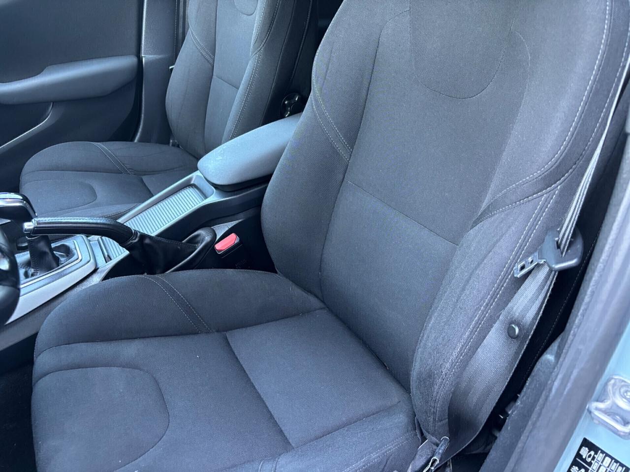 Volvo V40 T2 Kinetic BENZINA OK neopatentati