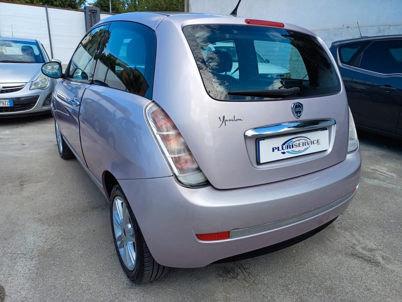 Lancia Ypsilon Unyca GPL - 2011