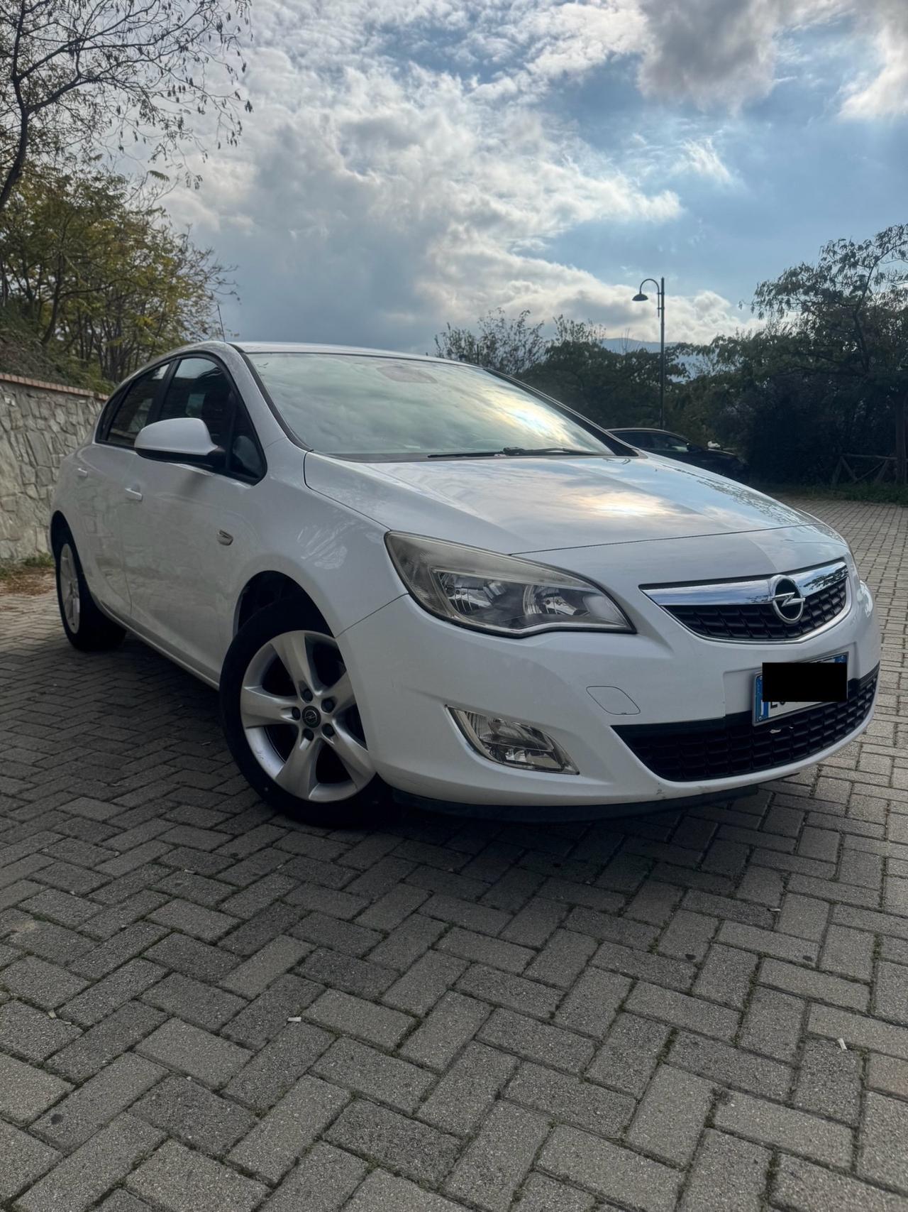 Opel Astra 1.7 CDTI 110CV *COSMO* 2011