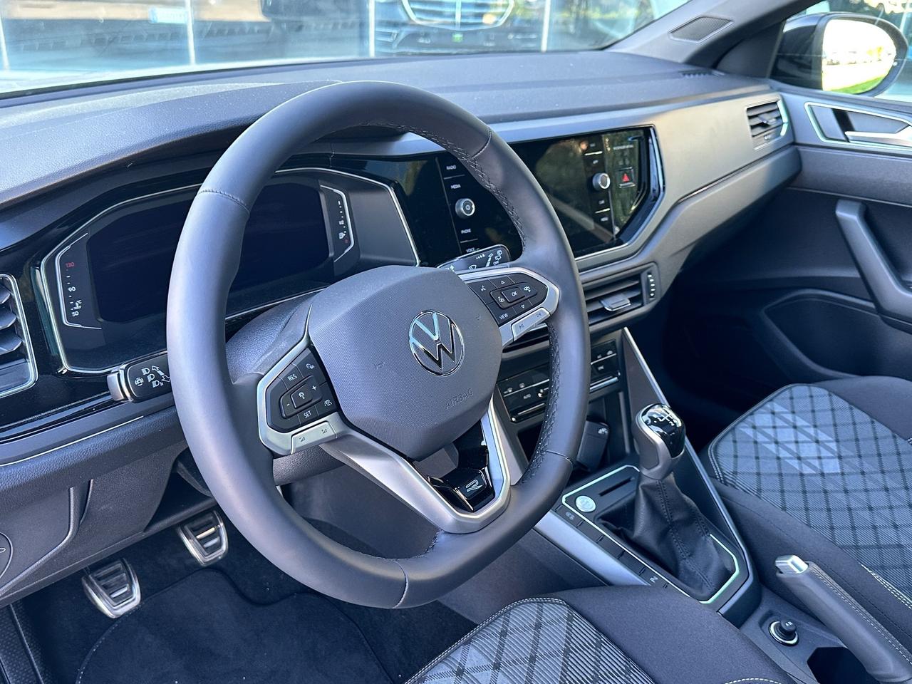 Volkswagen Taigo R-Line 115cv possibilità noleggio no scoring