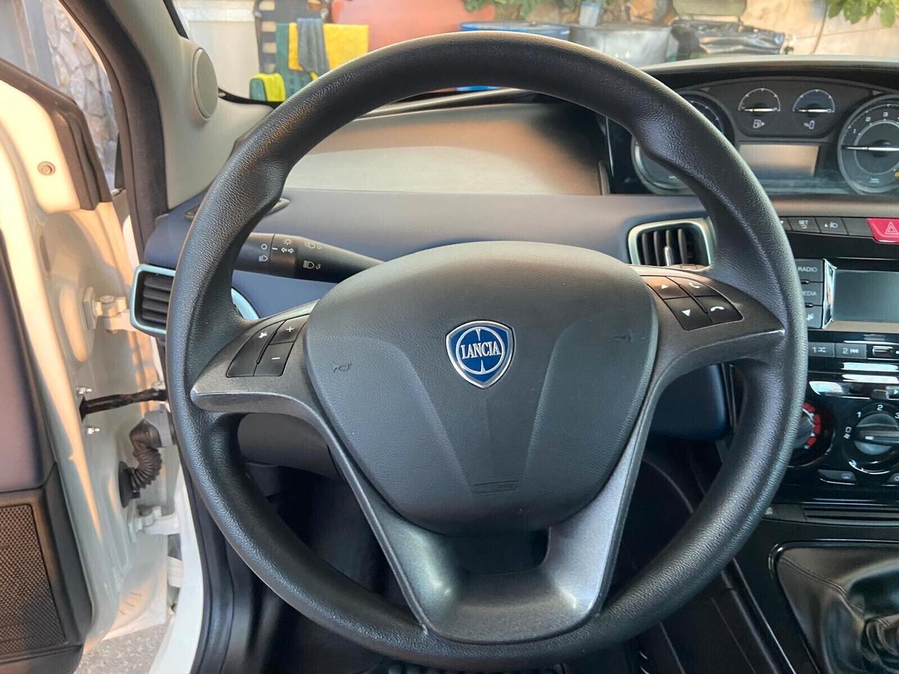 Lancia Ypsilon 1.0 FireFly 5 porte S&S Hybrid Gold