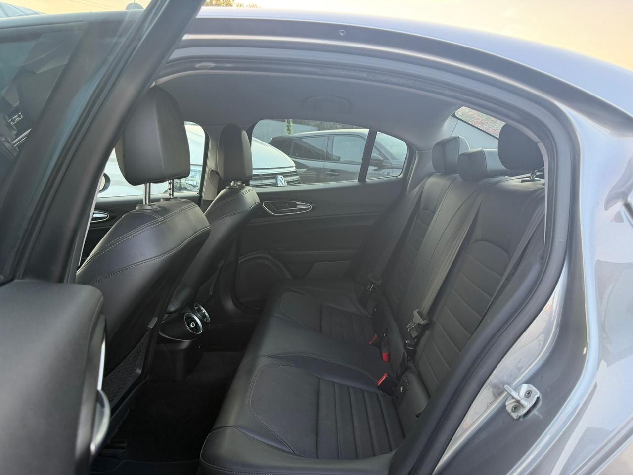 Alfa Romeo Giulia 2.2 180 CV AT8 Sport garanzia12