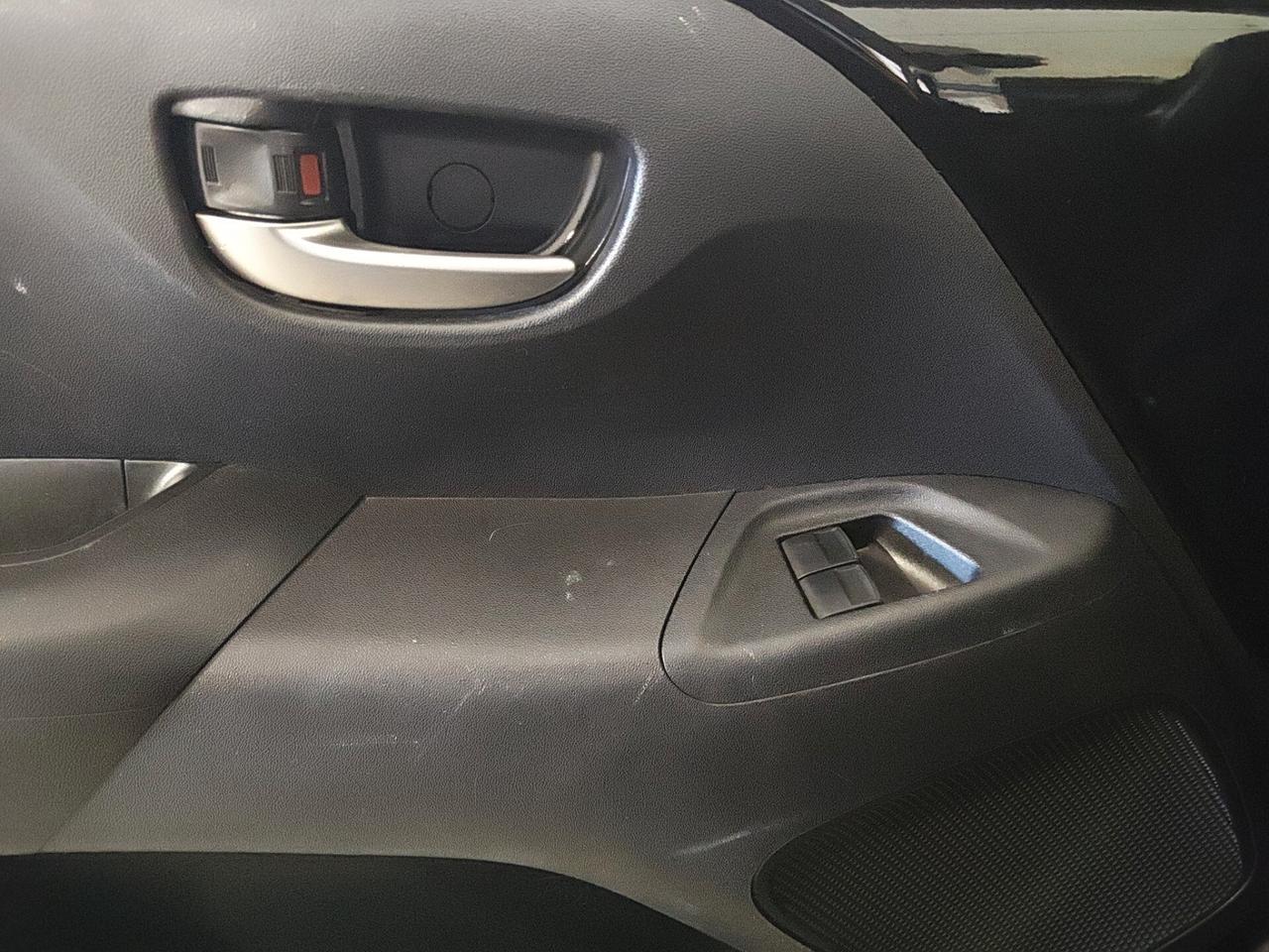 Toyota Aygo Connect 1.0 VVT-i 72 CV 5 porte x-play MMT
