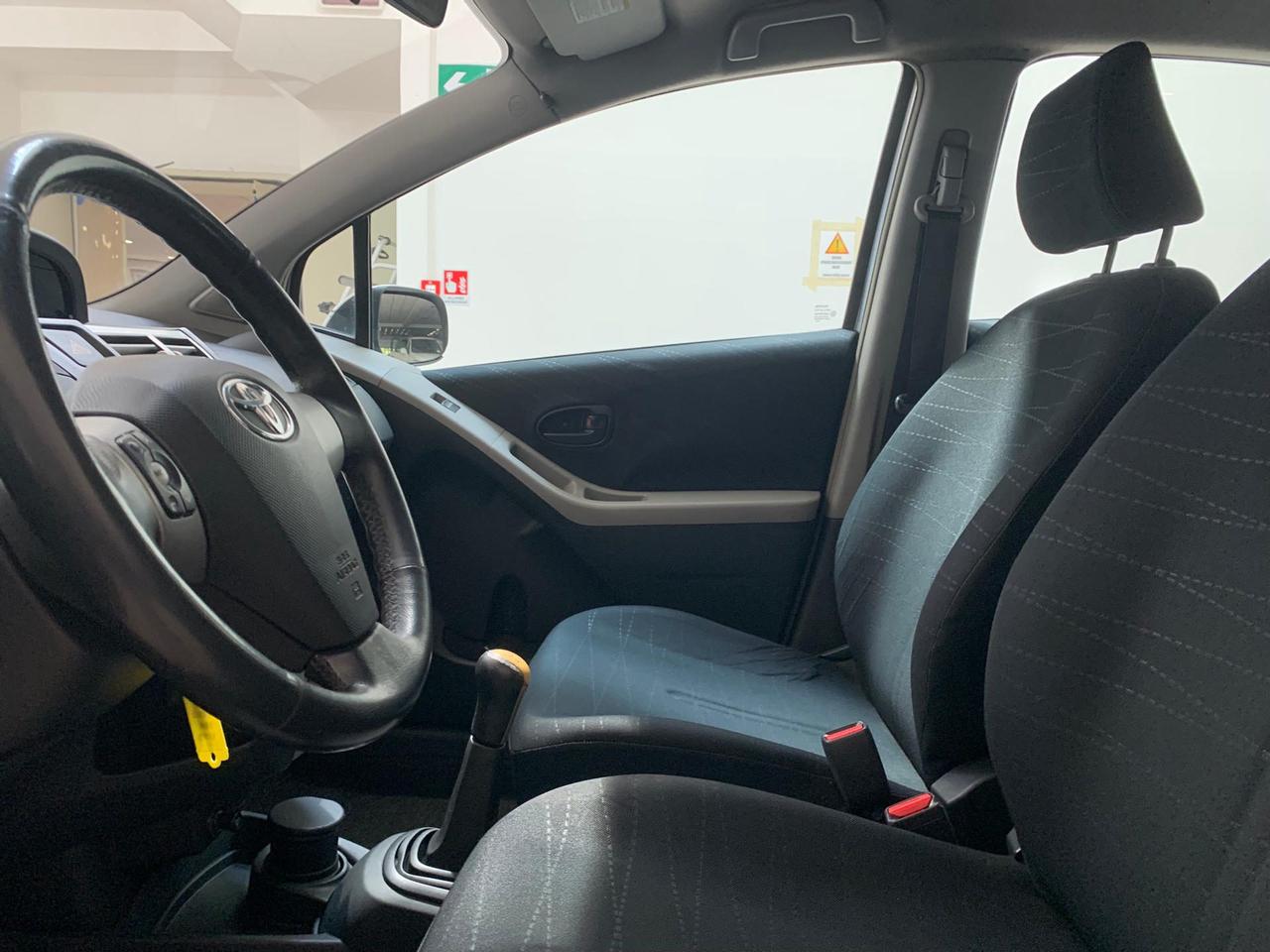 Toyota Yaris 5p 1.3 Sol