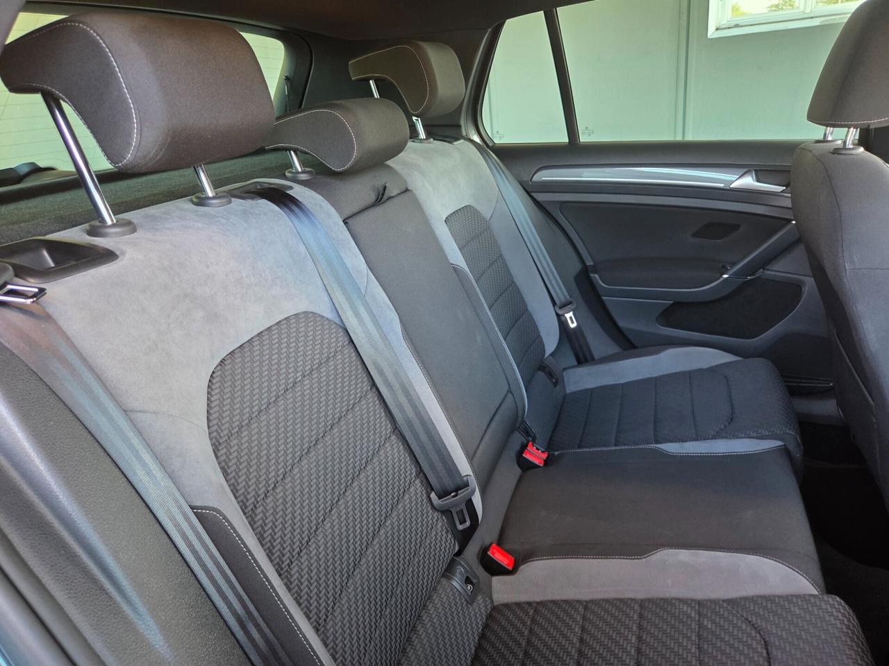 Volkswagen Golf 1.6 TDI 115 CV 5p. R LINE EDITION
