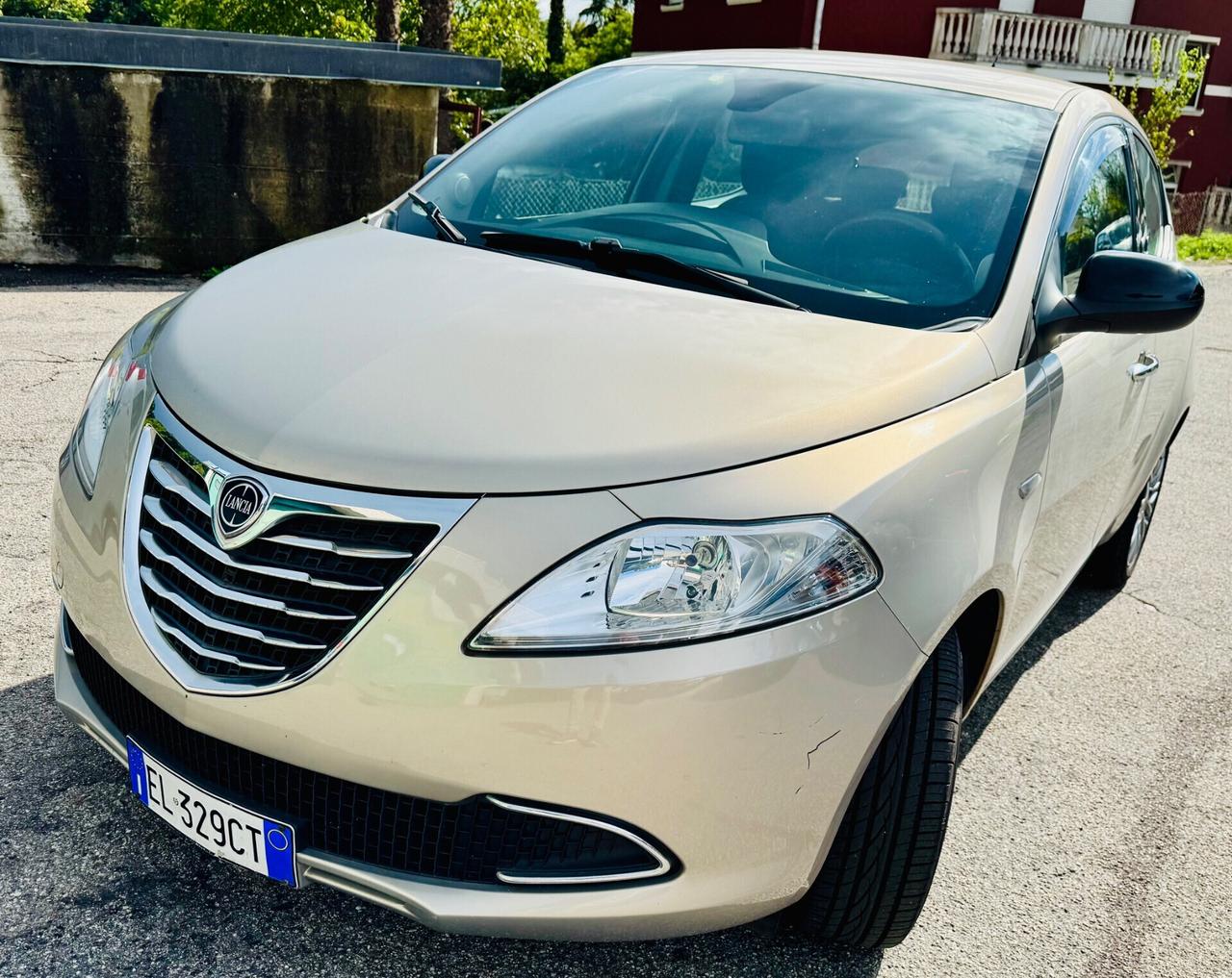 Lancia Ypsilon 0.9 TwinAir 85 CV Cambio Automatico