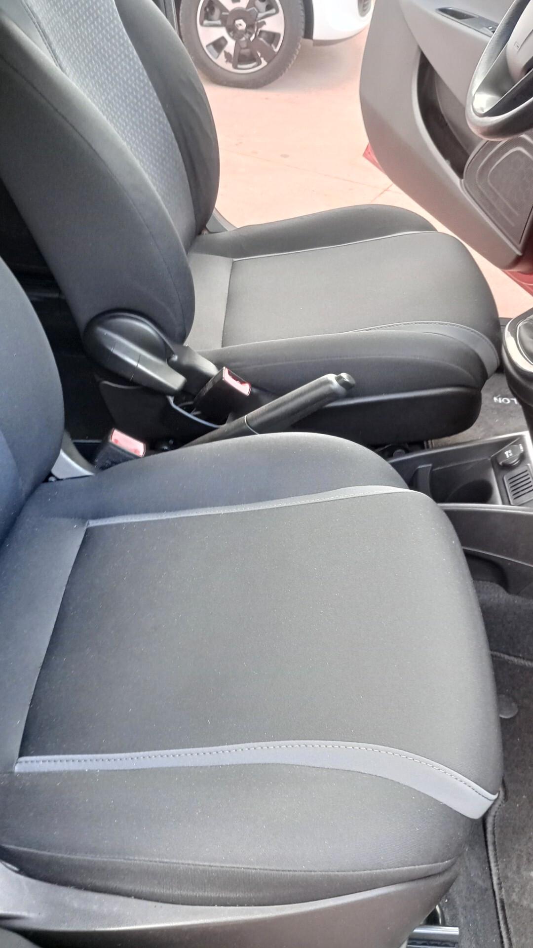 Lancia Ypsilon 1.2 69 CV 5 porte GPL Ecochic Silver
