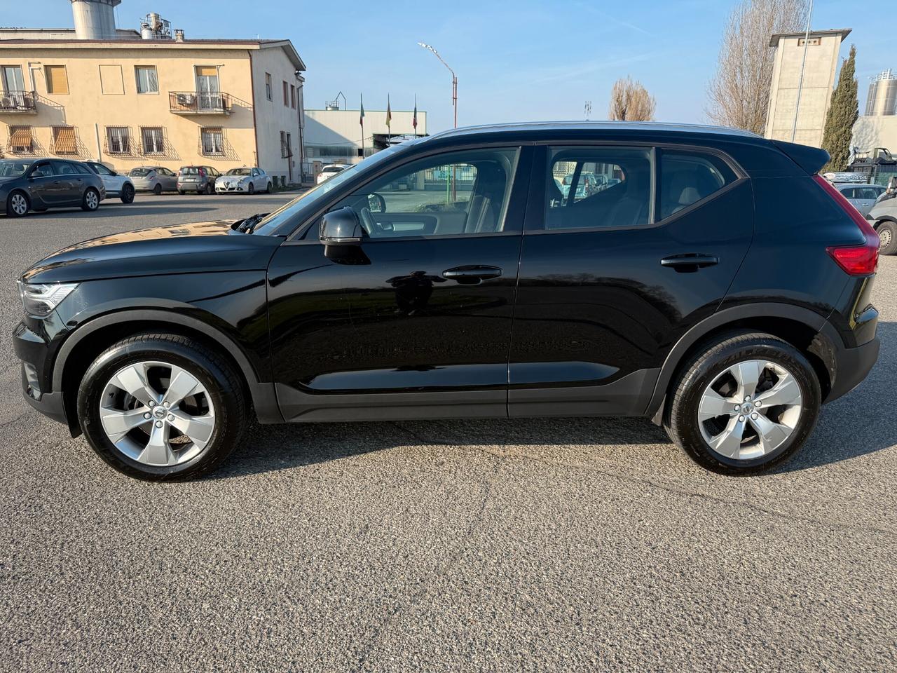 Volvo XC40 T2 Momentum Pro N1 UNICOPROPRIETARIO