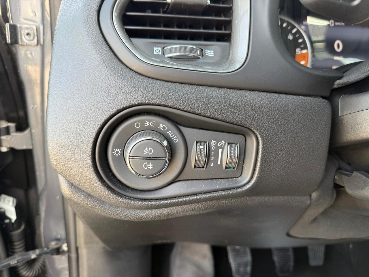 Jeep Renegade 1.6 Mjt 130 CV Limited - OK NEOPATENTATI