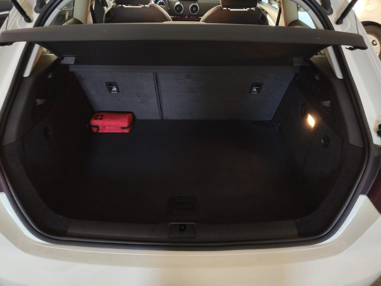 Audi A3 1.6 TDI 105 CV CR Ambition