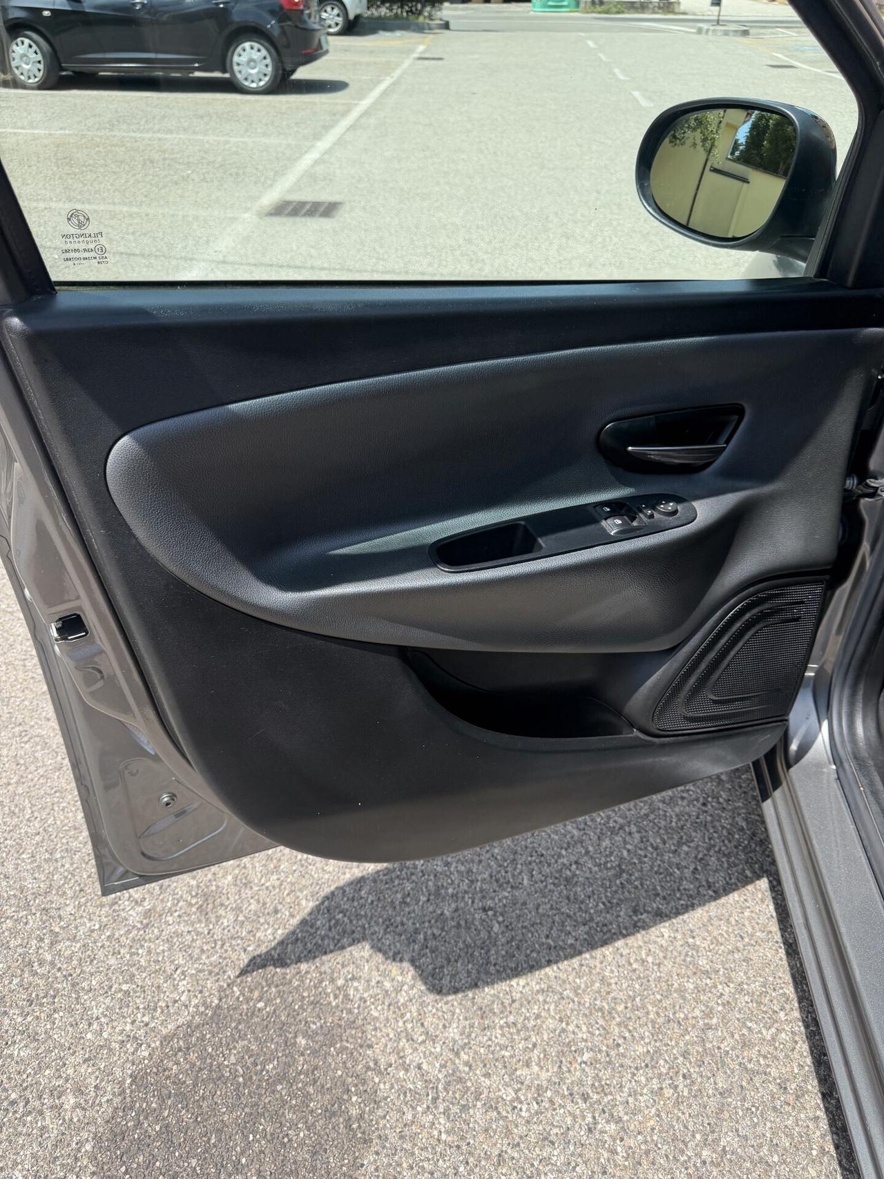 Lancia Ypsilon 1.2 Gpl - NEOP. - 12 MESI DI GARANZIA -