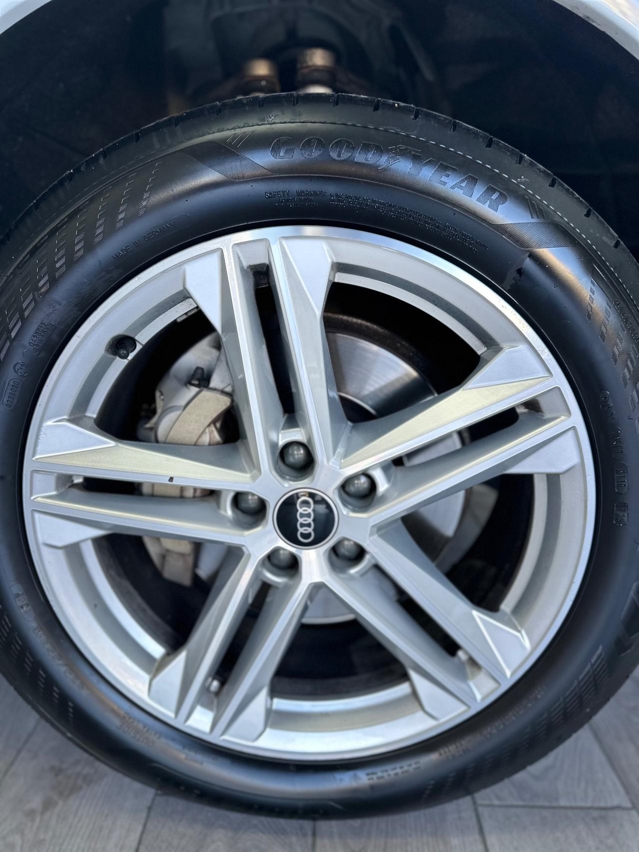 Audi Q5 S-Line Sportback 40TDI