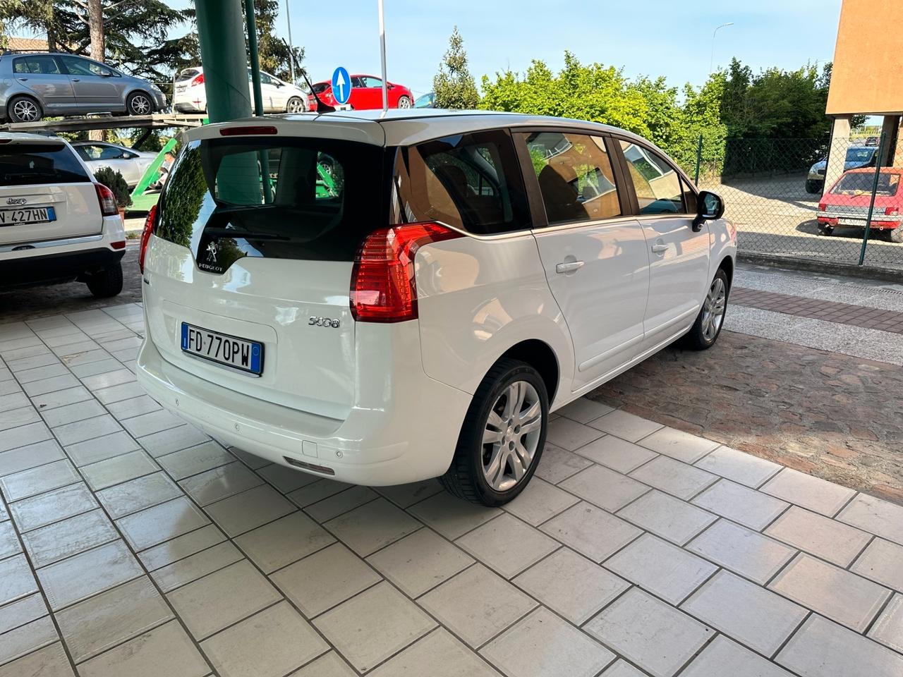 Peugeot 5008 1600 HDI AUT. 7 POSTI OFFERTA