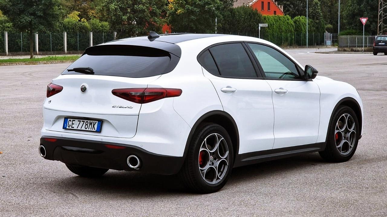 Alfa Romeo Stelvio 2.2 160 CV AT8 RWD