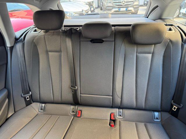 AUDI A4 Avant 30 TDI 136 CV S Tronic Business