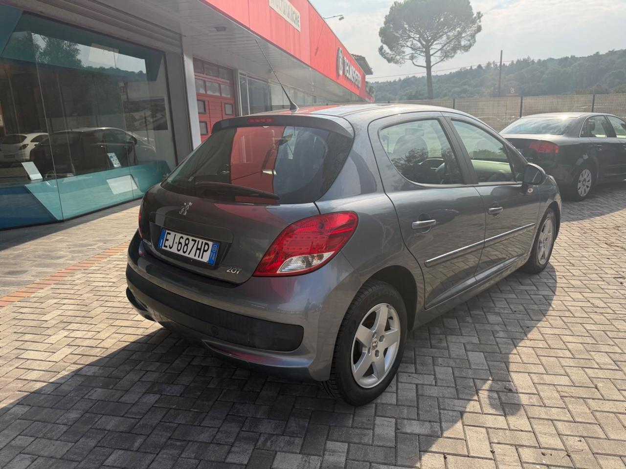 Peugeot 207 1.4 Benzina 2011 87.000KM - NEOPATENTATI