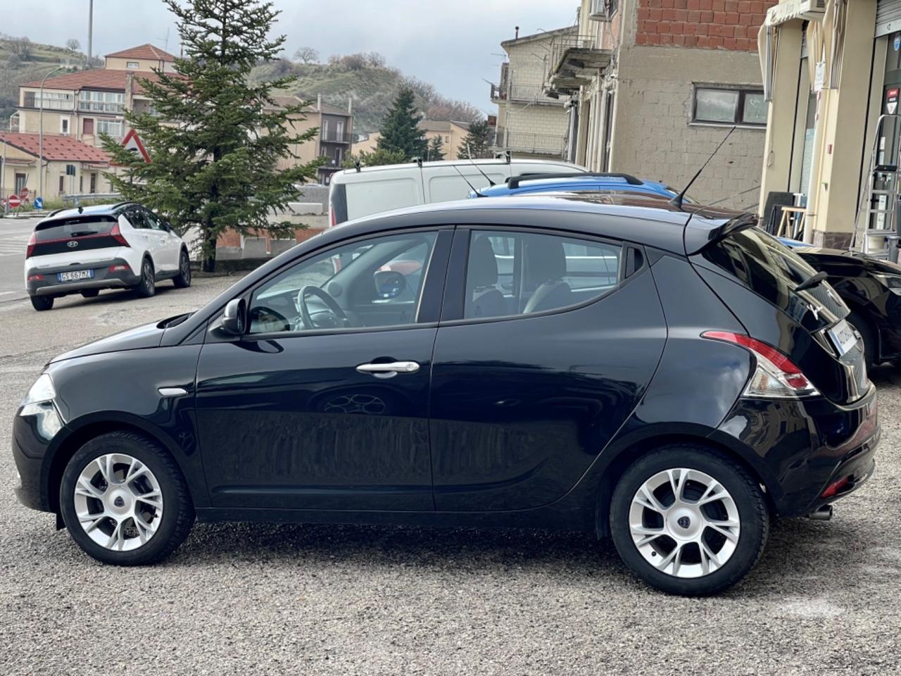 Lancia Ypsilon 1.2 69 CV 5 porte Elle