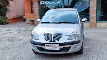 Lancia Ypsilon 1.2 16V Platino